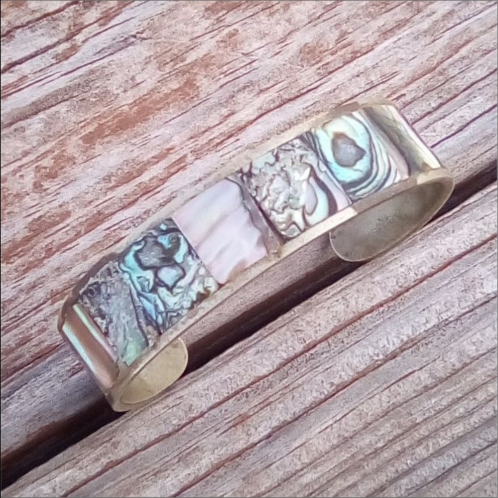 Vintage Abalone Shell Inlay Cuff Bracelet Wide Brass Tone Band - Picture 5 of 6